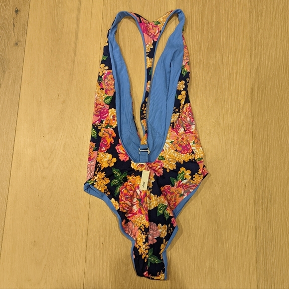 Floral Reversible Plunge Swimsuit - Picture 9 of 9